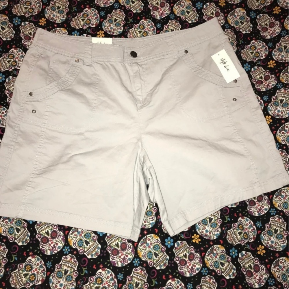 🦋HP🦋 Women’s Grey Mid-Rise Shorts